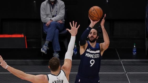 Los Wolves de Ricky Rubio abandonan la última plaza