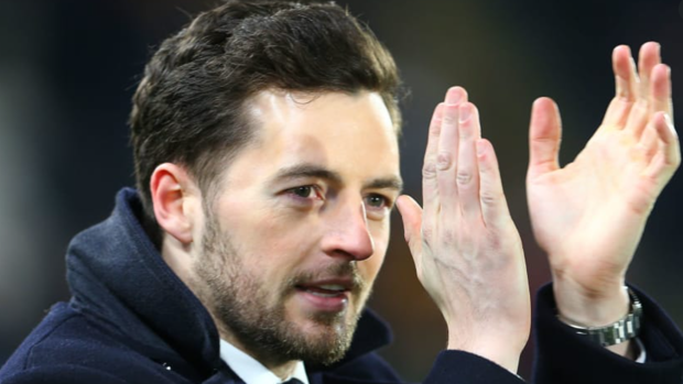 Ryan Mason, de estar al borde de la muerte a ser el entrenador más joven de las grandes ligas