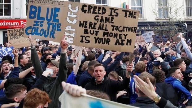 Silencio en España, clamor en Inglaterra