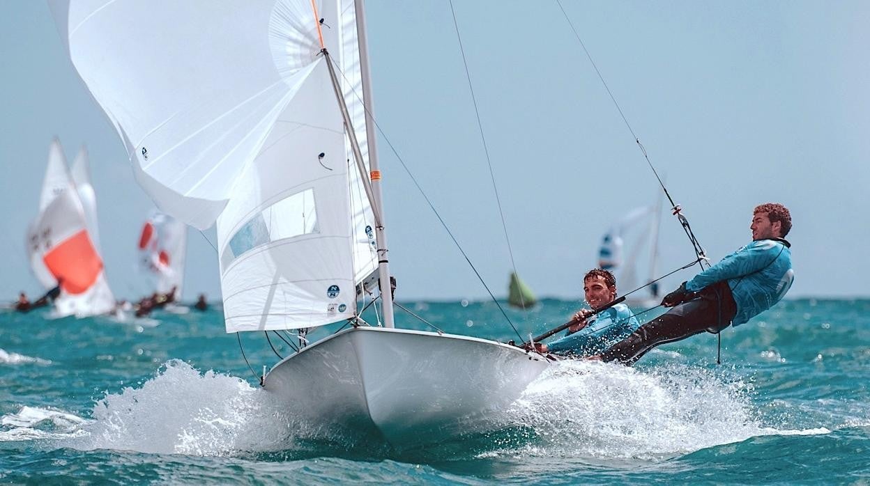 Jordi Xammar y Nicolás Rodríguez lideran el Campeonato de Europa de 470