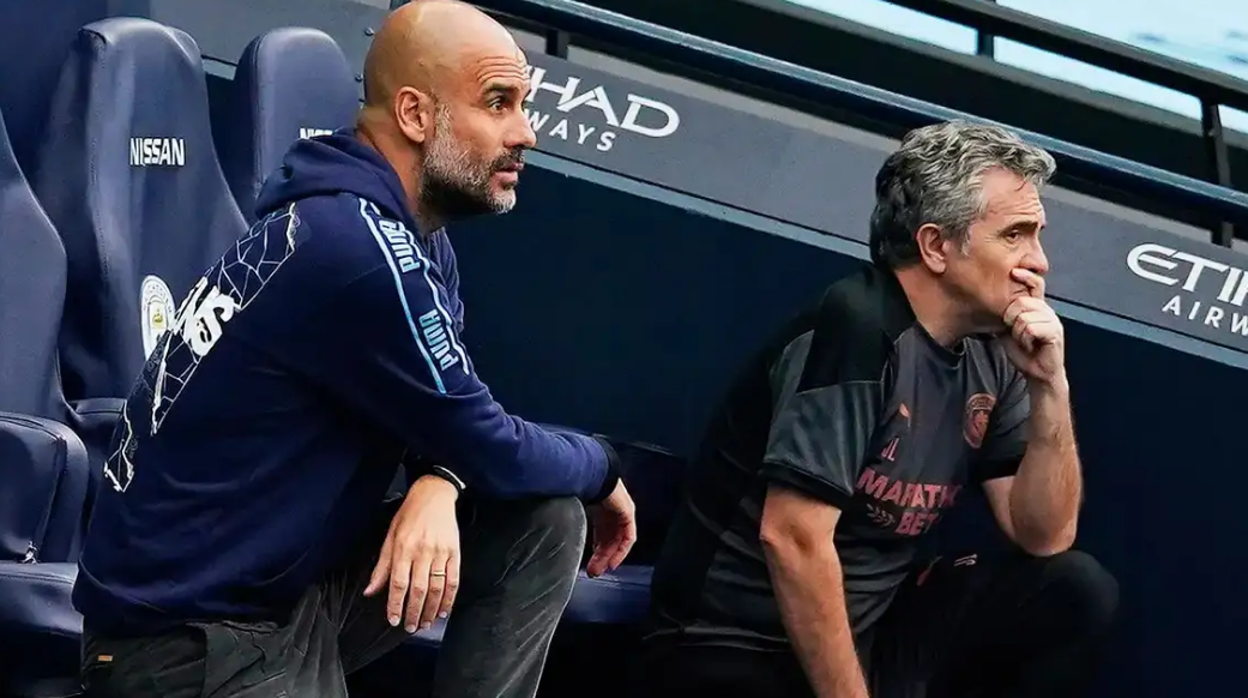 Guardiola y Lillo, durante un entrenamiento del Manchester City