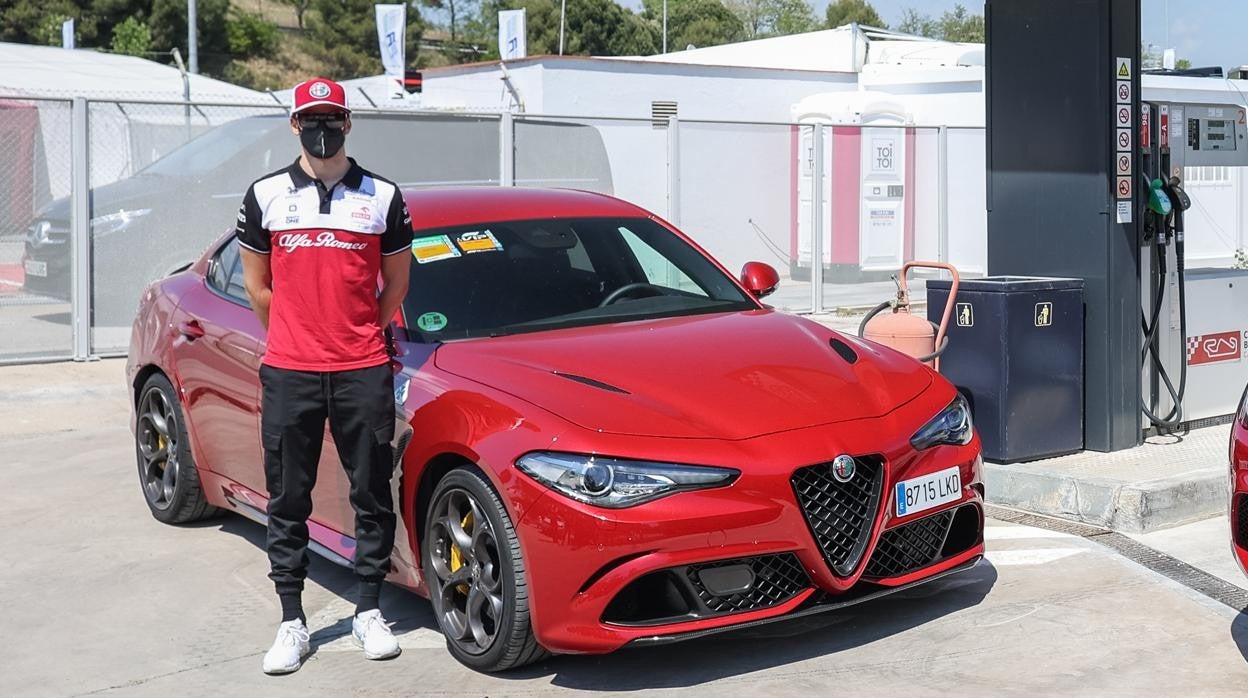 Giovinazzi, con el nuevo Alfa Romeo GTA