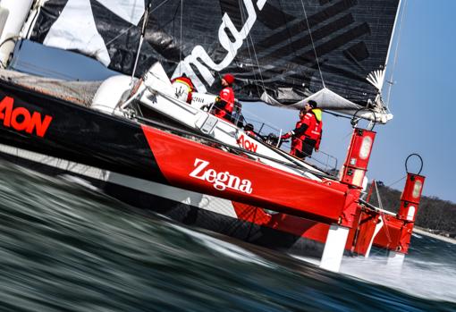 Súper Giovanni logra un nuevo récord en la Fastnet Rock con el «Maserati Multi 70»