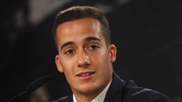 Lucas Vázquez renueva