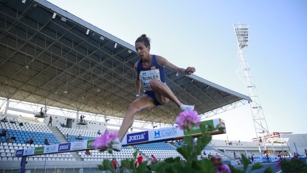 Carolina Robles pulveriza su marca personal y se queda cerca de la mínima olímpica