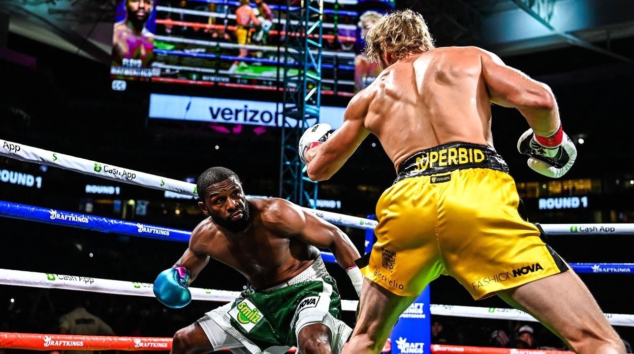 Mayweather, durante su combate contra Logan Paul