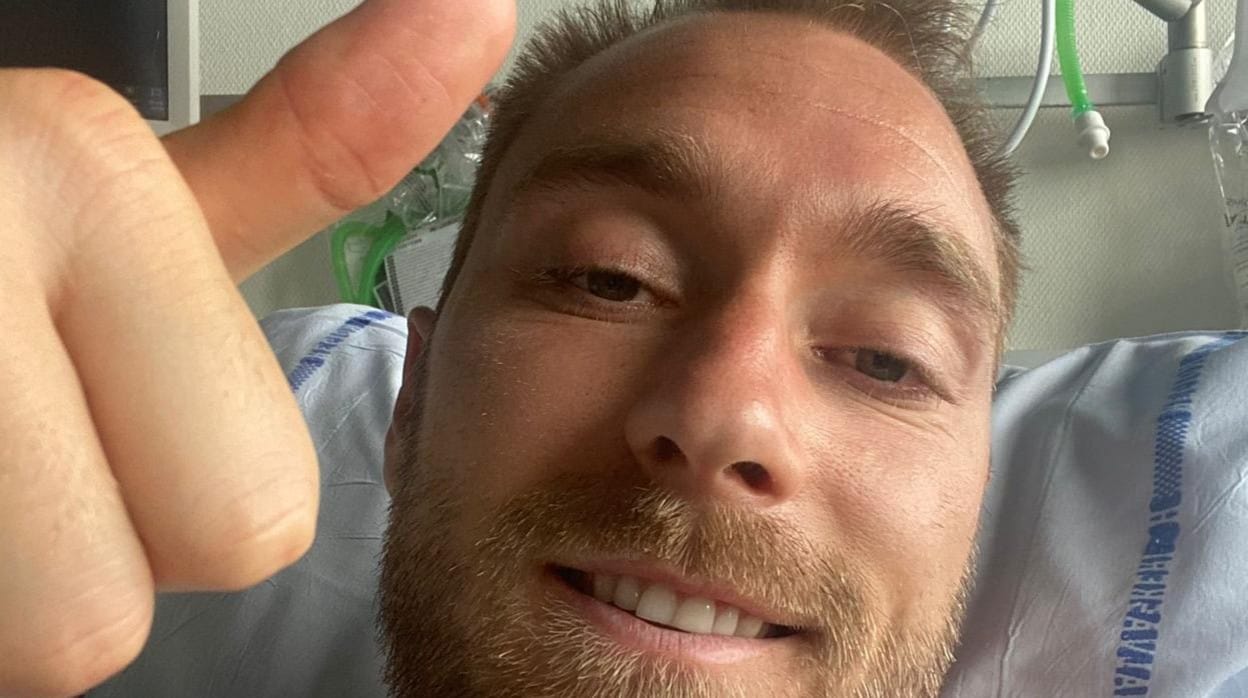 La primera foto de Eriksen desde el hospital: «Estoy bien»