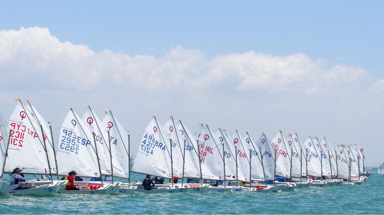 Xavier Garcia y Emilia Salvatore amarran el Europeo de Optimist en Cádiz