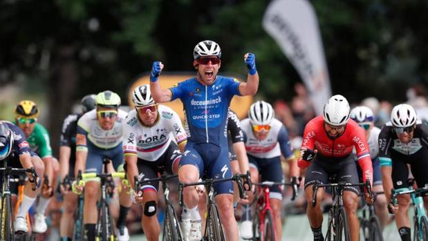 Mark Cavendish revive a costa de Van Moer