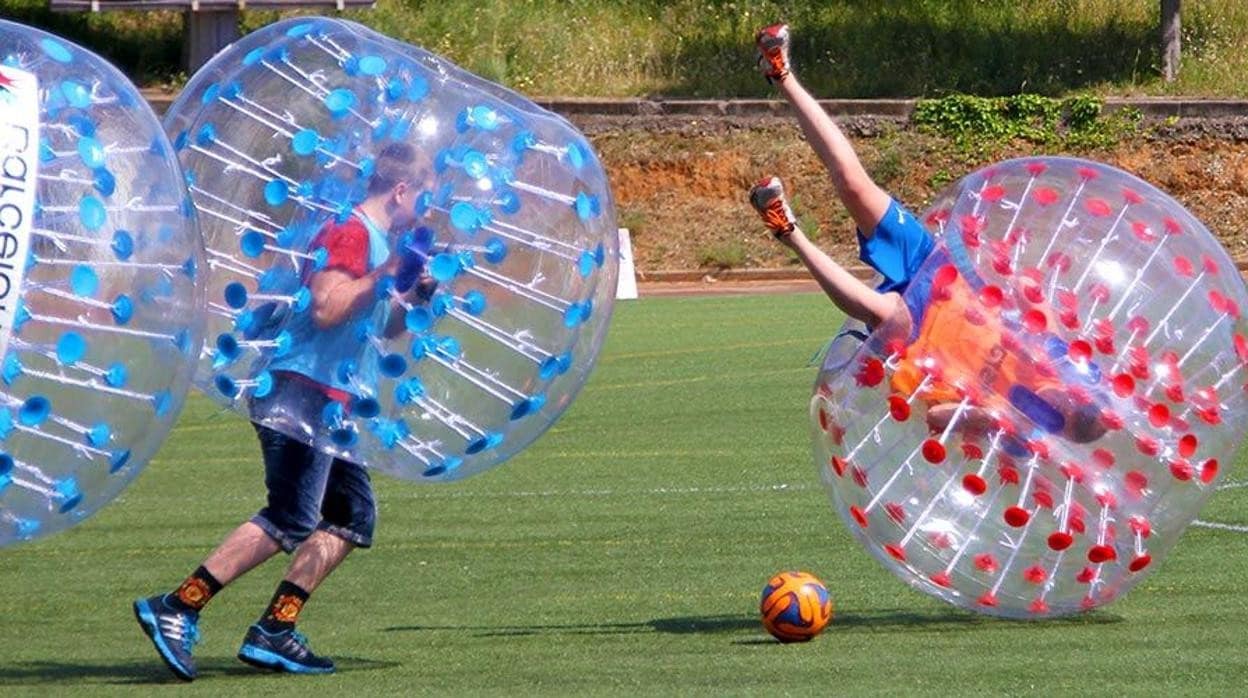 Bubble Football, la modalidad que ya causa sensación en la provincia de Cádiz