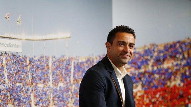 Xavi: «El entorno de la selección es complicado y más con un seleccionador que no lleva jugadores del Madrid»