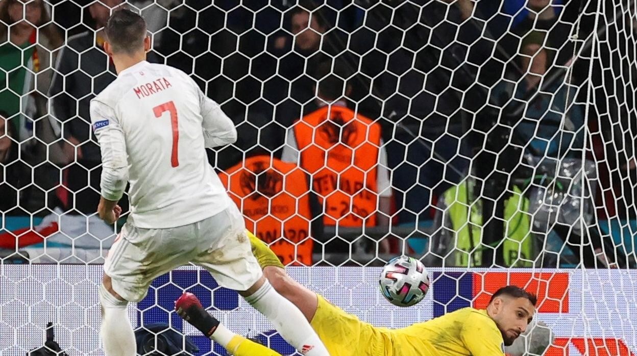 Morata, tras fallar el penalti ayer en el Italia-España