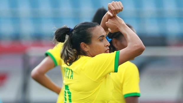 Marta lidera la exhibición de Brasil