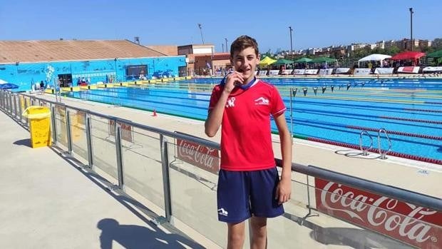 Nicolás Gilabert logra la primera medalla para El Puerto en un Campeonato de España de natación alevín