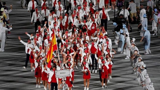 Lágrimas, despedidas y Alejandro Sanz en el desfile de los españoles