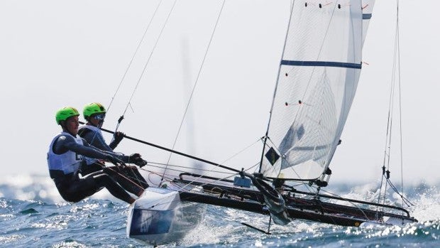 La vela española sufre con el poco viento