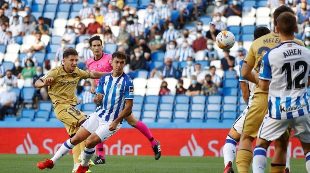 Un gol de carambola le da la victoria a la Real Sociedad