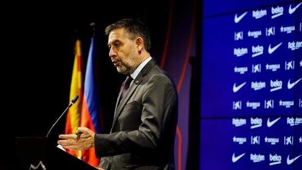 Bartomeu se defiende y carga contra Laporta
