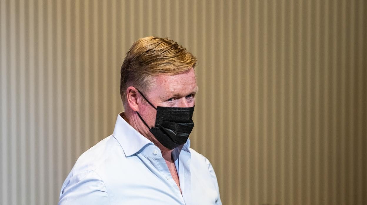 Ronald Koeman durante la rueda de prensa de Leo Messi