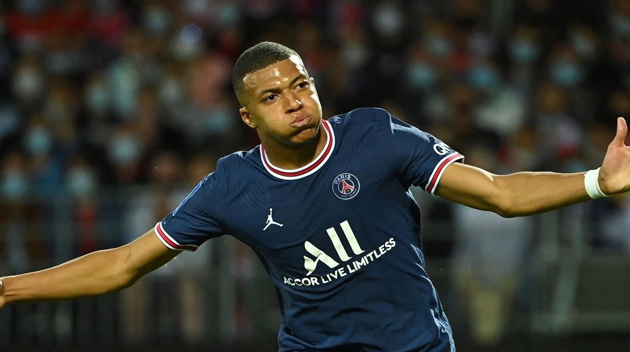 El PSG tensa la cuerda y convoca a Mbappé para jugar mañana contra el Reims