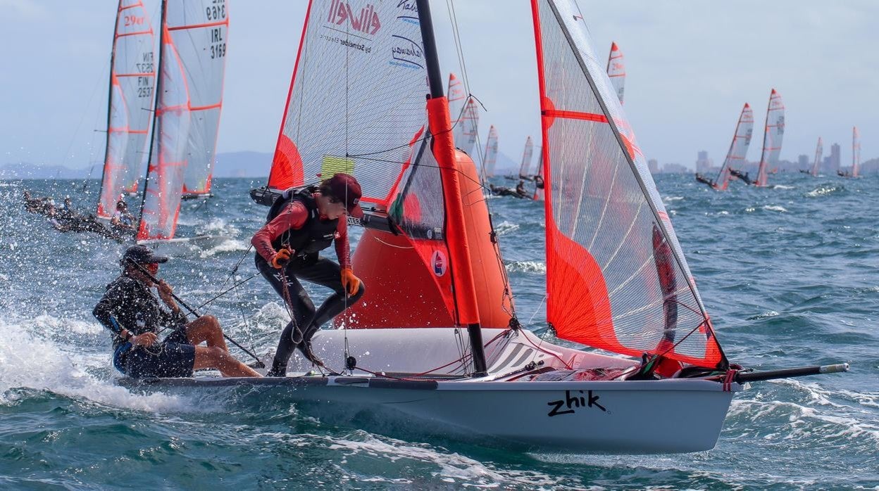 Paso gigante de los valencianos Codoñer en el Mundial 29er