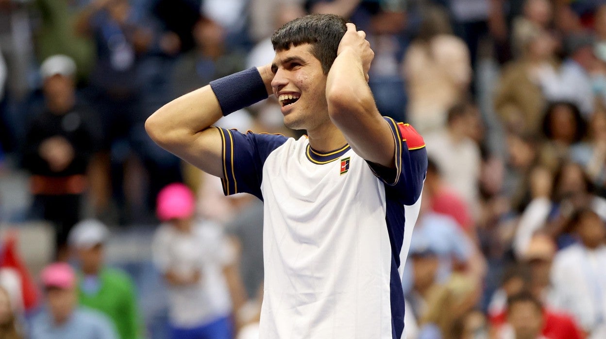 Carlos Alcaraz colecciona elogios tras eliminar a Tsitsipas: «Histórico»