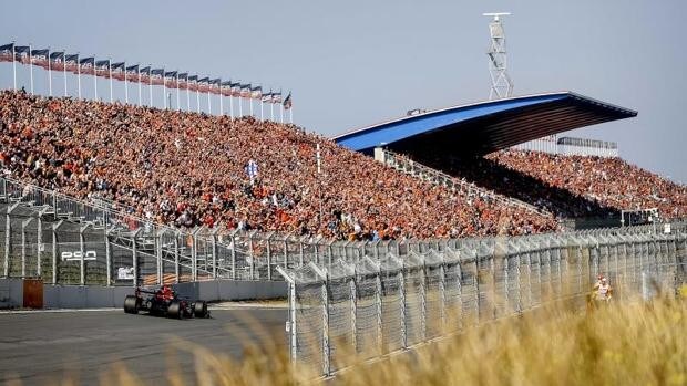 Locura naranja en Zandvoort con la pole de Verstappen