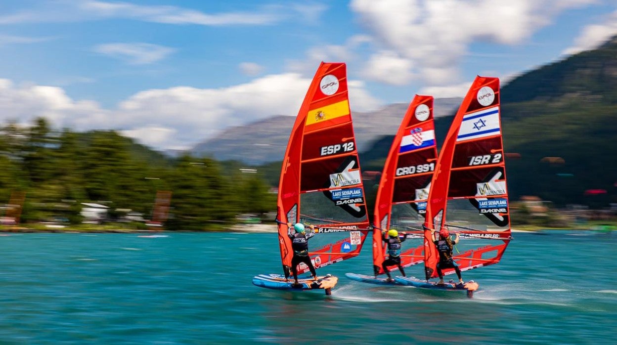 Pilar Lamadrid y Ana Moncada, campeonas de España de iQFoil e ILCA 6