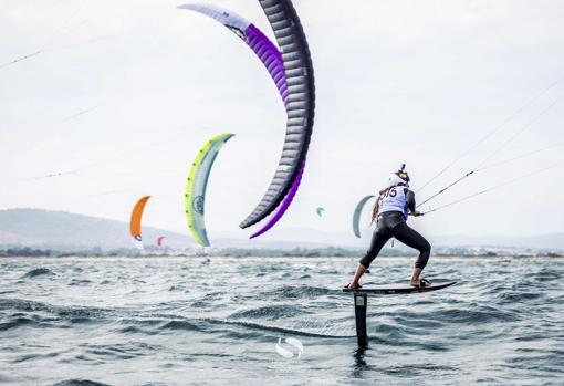 Gisela Pulido se clasifica para la semifinal del Europeo de Fórmula Kite