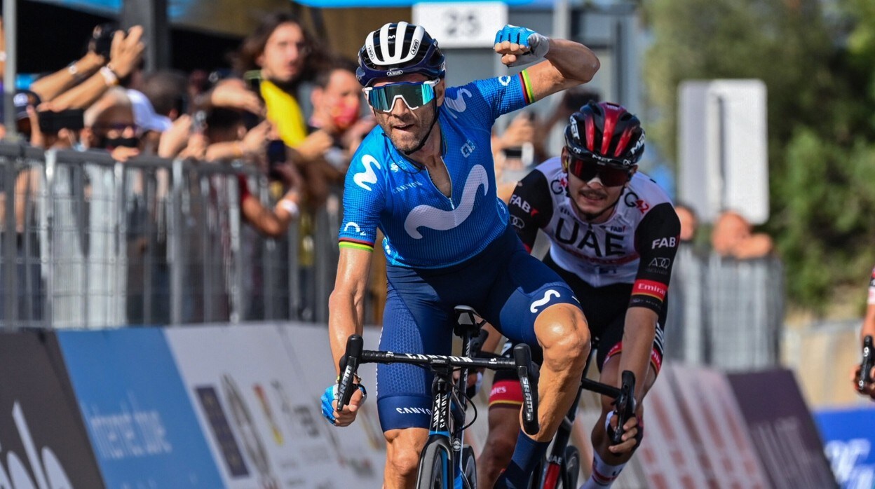 Valverde gana en Sicilia 40 días después de romperse la clavícula