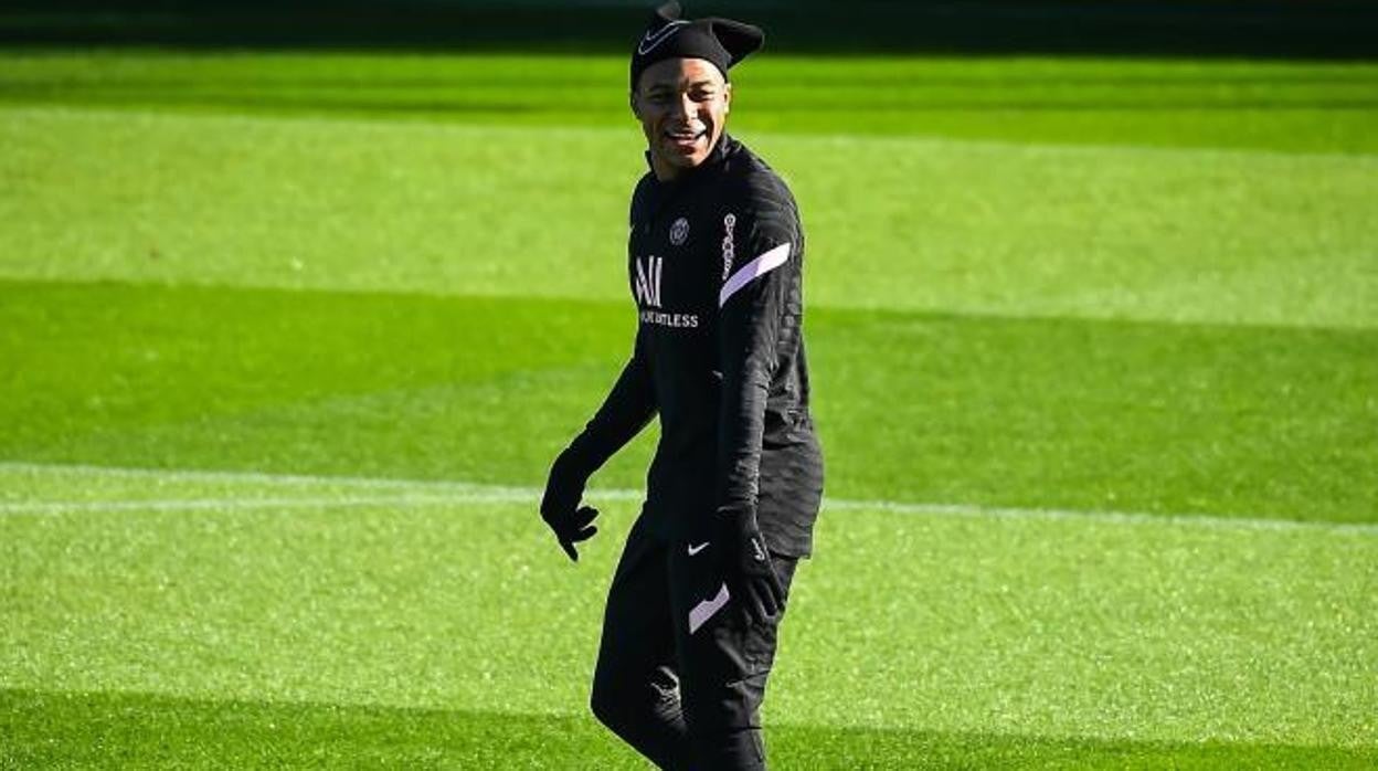 Mbappé entrenando con el PSG