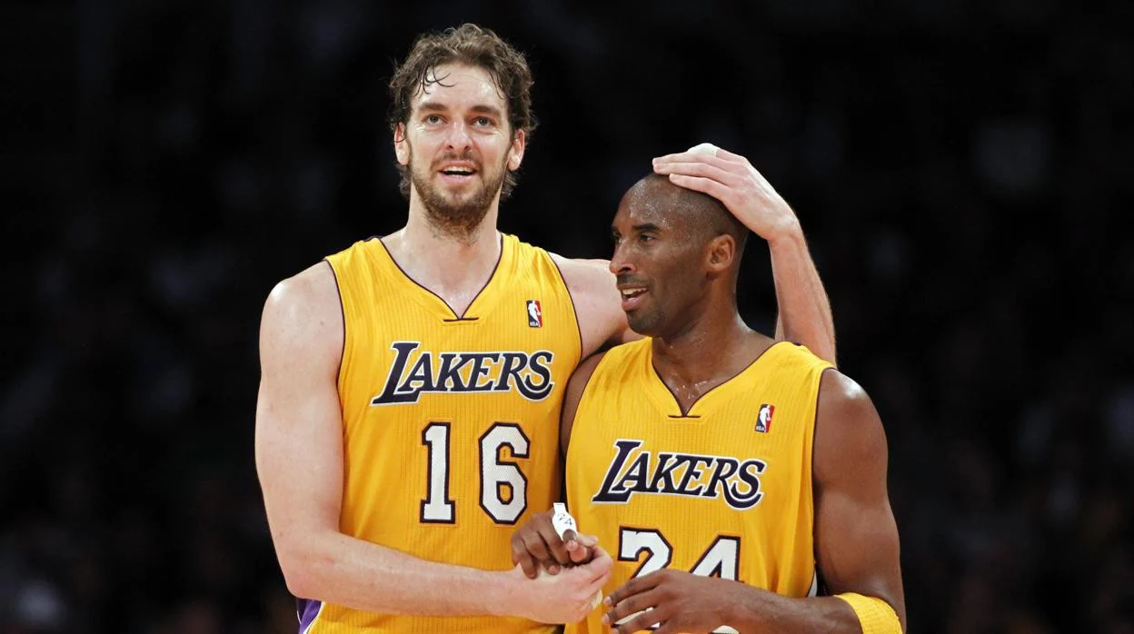 Pau Gasol, con Kobe Bryant, en su etapa en los Lakers