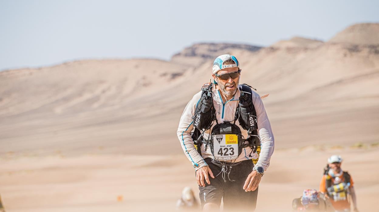 Oriol Bonet, durante su participación en el Marahon des Sables