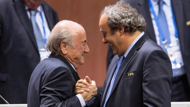 Blatter y Platini son acusados de fraude en Suiza