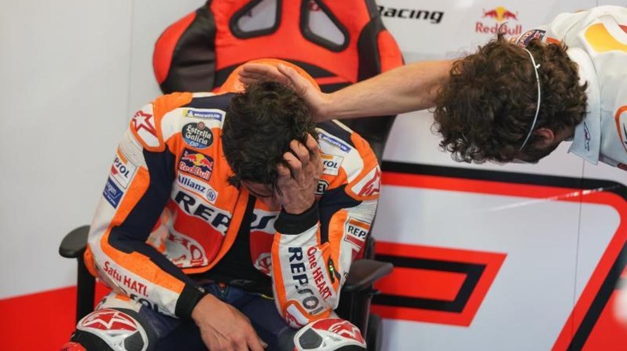 Un golpe en la cabeza deja a Márquez fuera del Gran Premio del Algarve