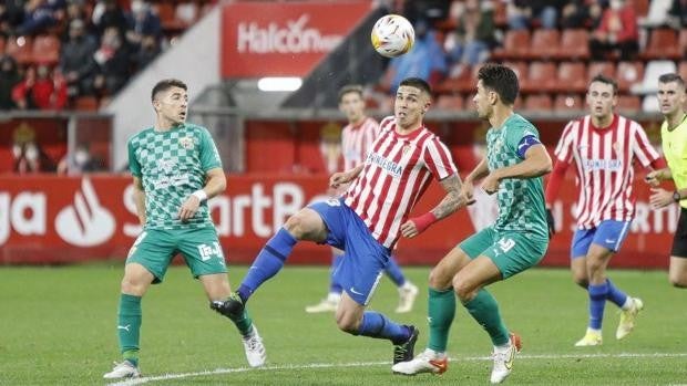 Golpe del líder en el Molinón