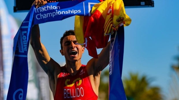 El sevillano Igor Bellido se proclama campeón del mundo junior de triatlón