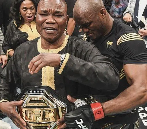 Kamaru Usman, el campeón nigeriano de UFC al que se aferró su padre encarcelado para salir adelante
