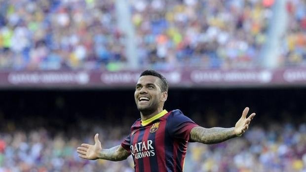 Dani Alves, de 38 años, primer fichaje del Barcelona de Xavi