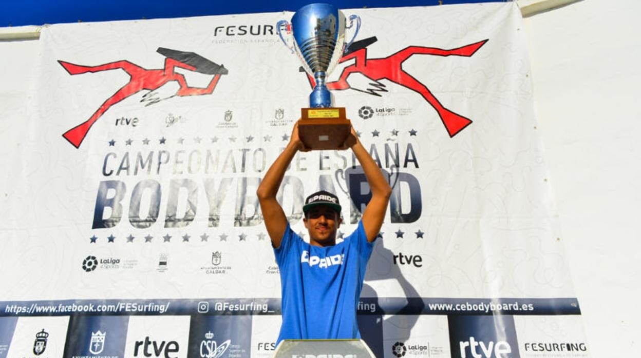 Javier Domínguez, campeón de España absoluto de Bodyboard