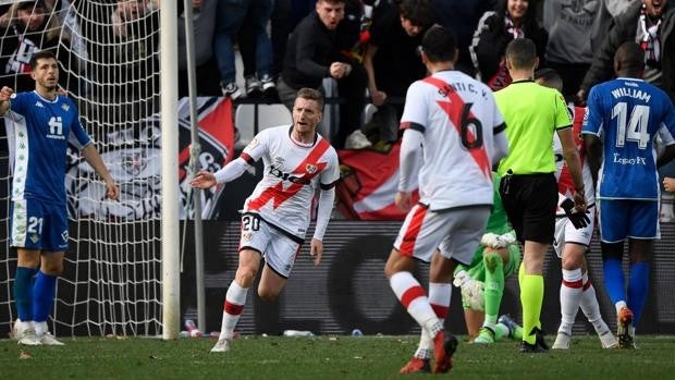 El Rayo se mantiene invicto en Vallecas