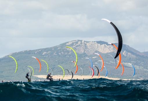 Imagen de la costa de Tarifa en la regata de las FKSS de 2020