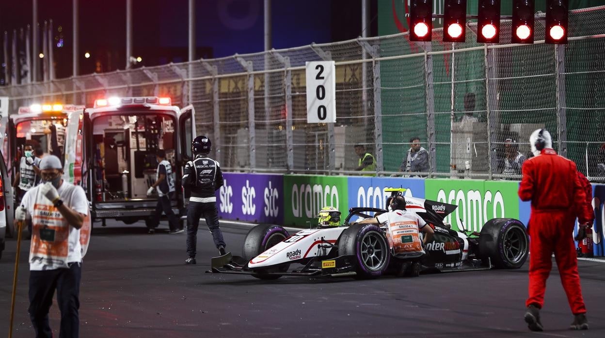 El circuito de Jeddah, tras el accidente en la salida