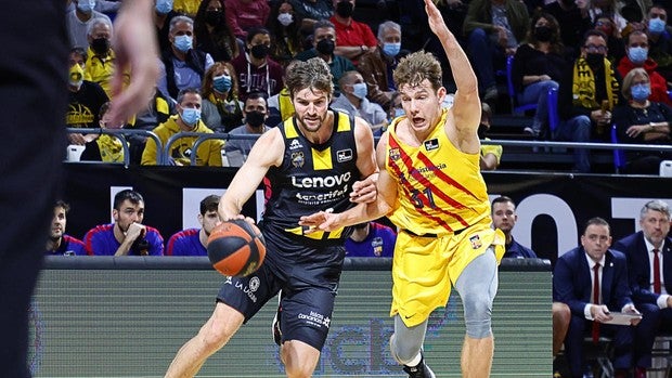 Mirotic alarga su momento dulce en la visita al Tenerife