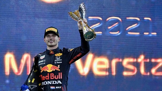 Verstappen gana el título en la última vuelta