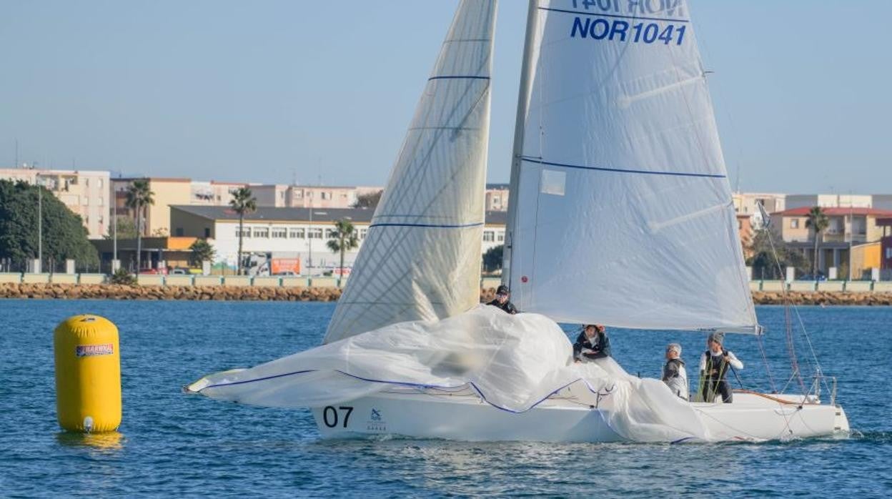 «Península» ganó el Circuito Alcaidesa Marina de J80