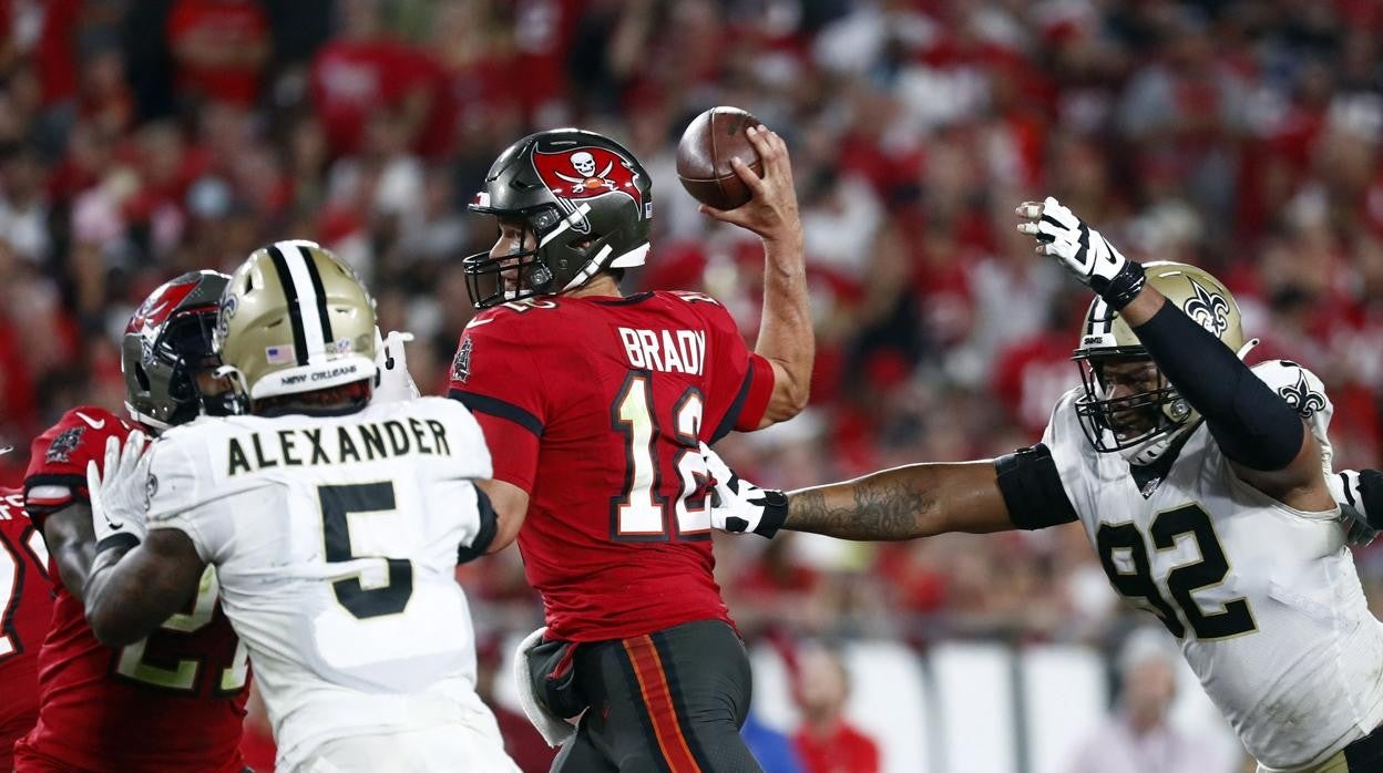 El quaterback de los Tampa Bay Buccaneers Tom Brady, durante el partido contra los New Orleans Saints