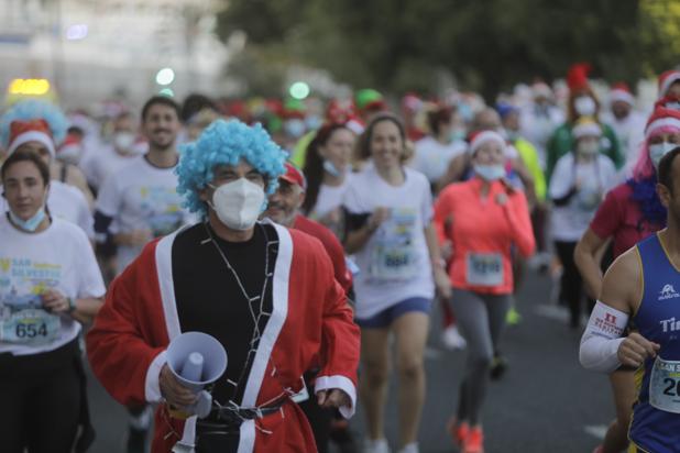 Vídeo: La Carrera San Silvestre de Cádiz no falta a su cita con la tradición