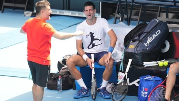 Australia investiga irregularidades en las declaraciones y la documentación de Djokovic