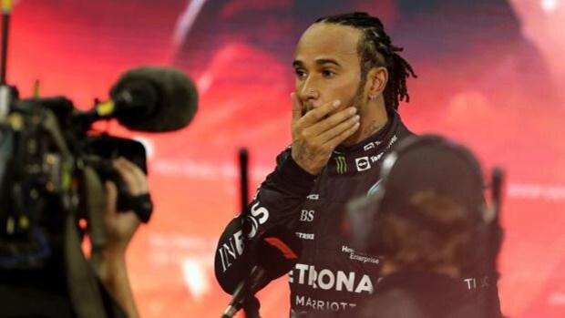 Hamilton presiona a la FIA para seguir en la Fórmula 1